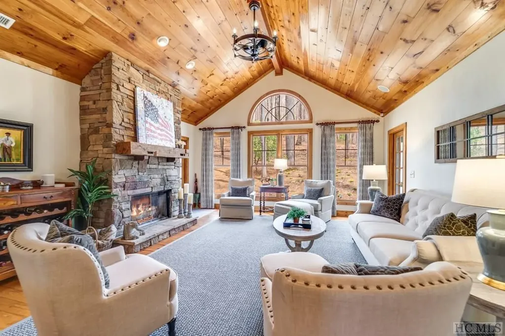 21 Wild Cherry Court Sapphire NC 28774