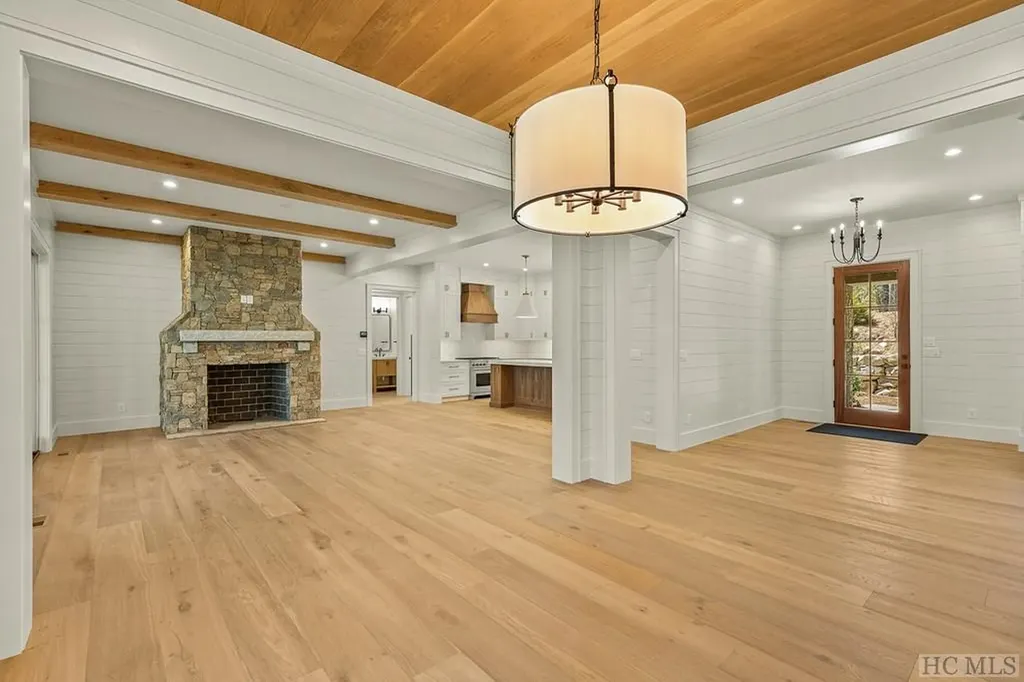 367 Thunder Creek Lane Cashiers NC 28717