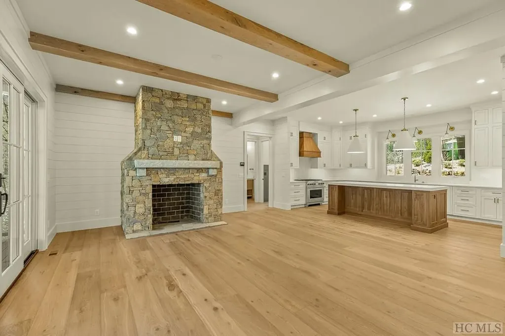 367 Thunder Creek Lane Cashiers NC 28717