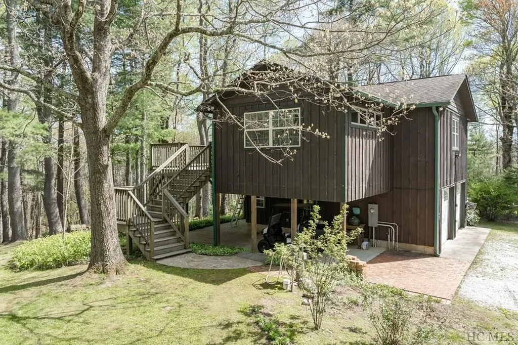 333 Martins Trail Scaly Mountain NC 28775