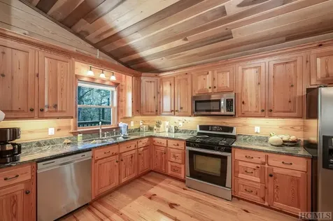 333 Martins Trail Scaly Mountain NC 28775