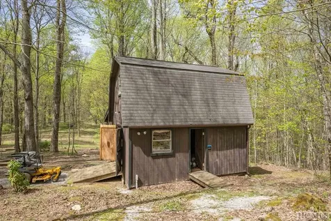333 Martins Trail Scaly Mountain NC 28775