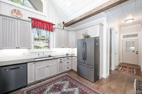 213 Woods Summit Lane Cashiers NC 28717
