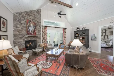 213 Woods Summit Lane Cashiers NC 28717