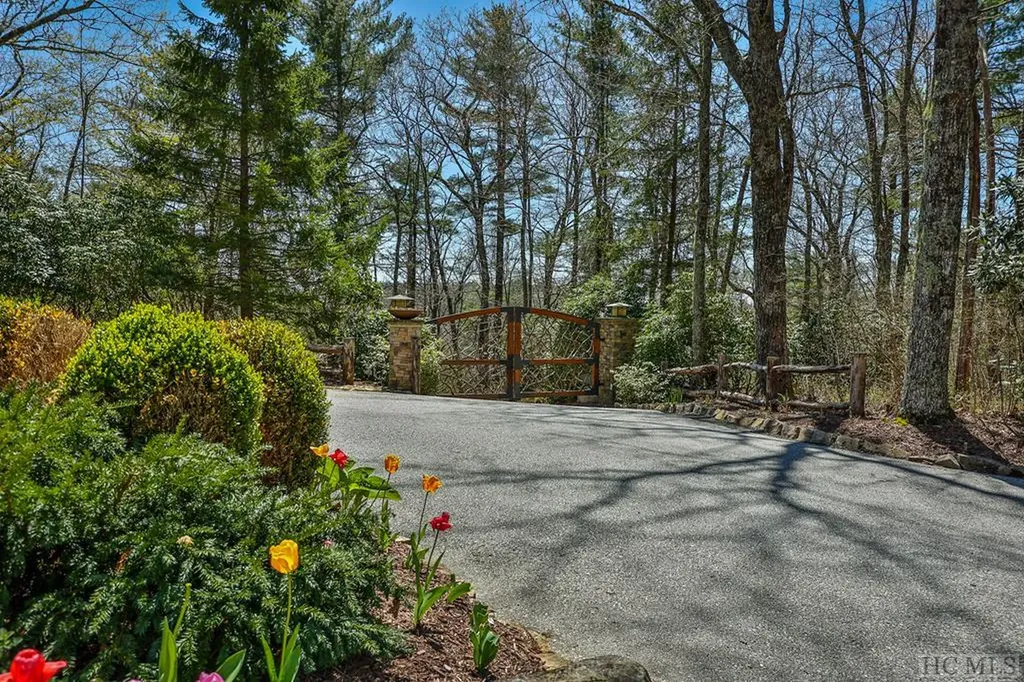 Lot 34 Streamside Lane Highlands NC 28741