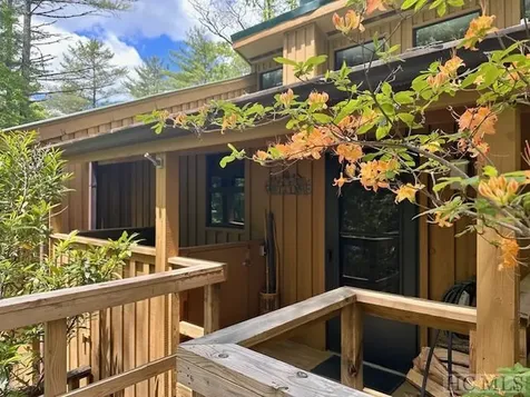 20 Chatterbox Way Sapphire NC 28774