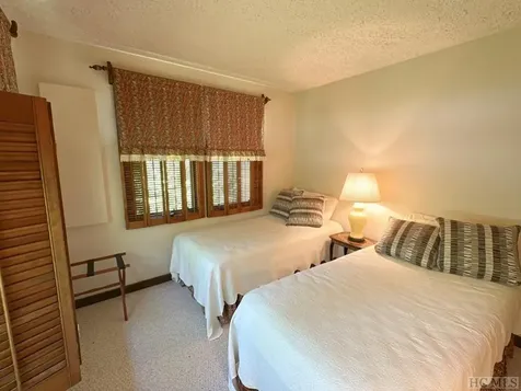 20 Chatterbox Way Sapphire NC 28774