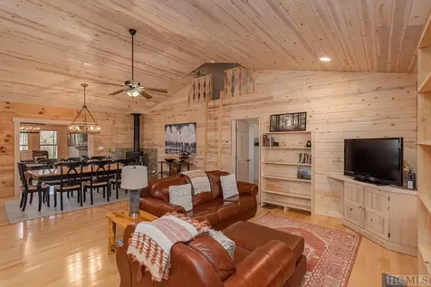 67 Fallen Leaf Lane Highlands NC 28741