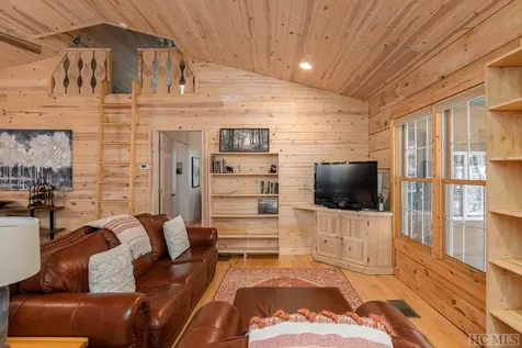 67 Fallen Leaf Lane Highlands NC 28741