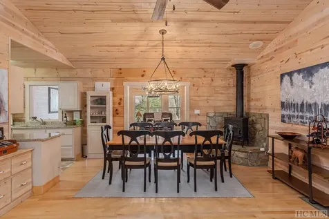 67 Fallen Leaf Lane Highlands NC 28741
