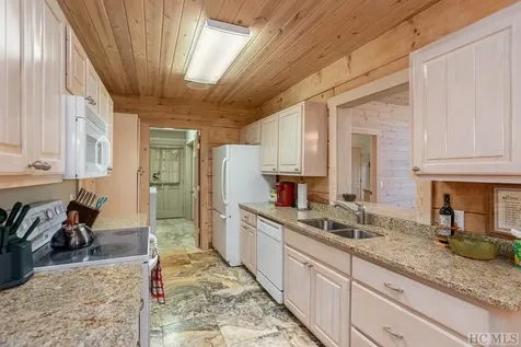 67 Fallen Leaf Lane Highlands NC 28741