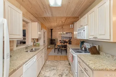 67 Fallen Leaf Lane Highlands NC 28741