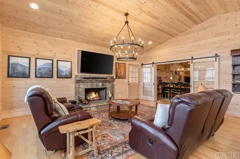 67 Fallen Leaf Lane Highlands NC 28741
