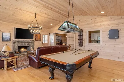 67 Fallen Leaf Lane Highlands NC 28741
