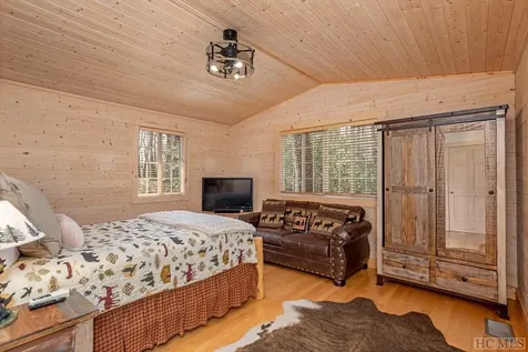 67 Fallen Leaf Lane Highlands NC 28741