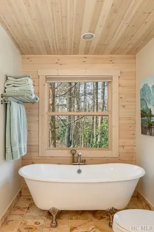 67 Fallen Leaf Lane Highlands NC 28741