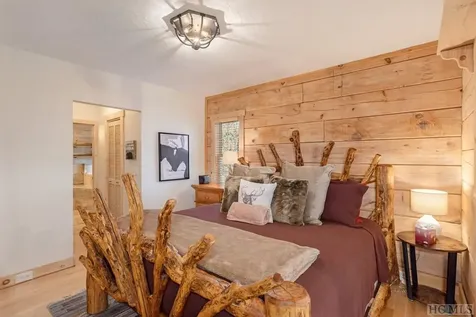 67 Fallen Leaf Lane Highlands NC 28741