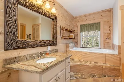 67 Fallen Leaf Lane Highlands NC 28741