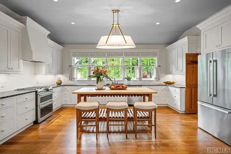 431 Flagstone Road Cashiers NC 28717