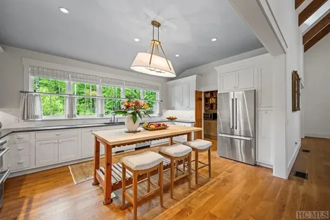 431 Flagstone Road Cashiers NC 28717