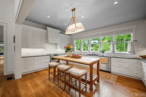 431 Flagstone Road Cashiers NC 28717