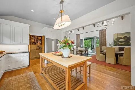 431 Flagstone Road Cashiers NC 28717