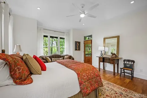 431 Flagstone Road Cashiers NC 28717