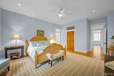 431 Flagstone Road Cashiers NC 28717