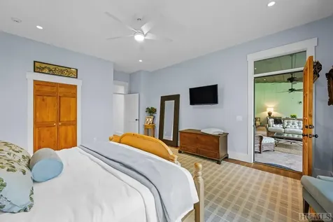 431 Flagstone Road Cashiers NC 28717