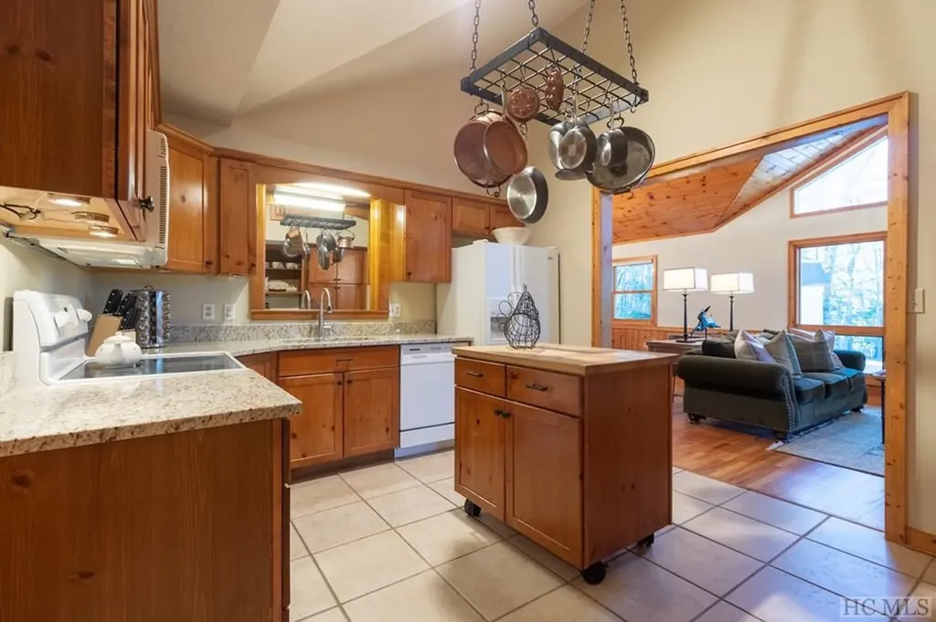 183 Blue Stone Trail Glenville NC 28736