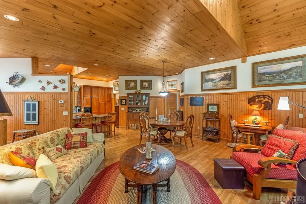 1958 Cullasaja Club Drive Highlands NC 28741
