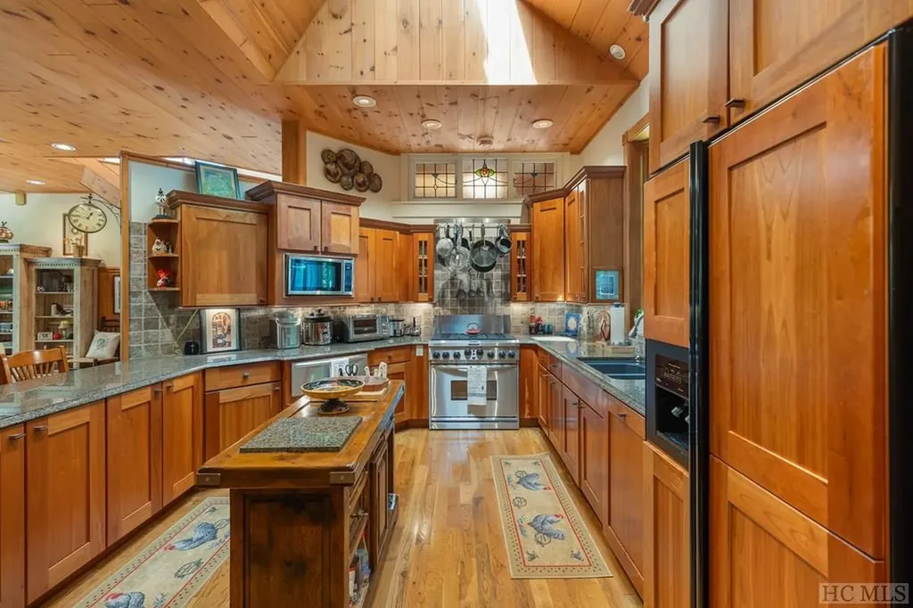 1958 Cullasaja Club Drive Highlands NC 28741