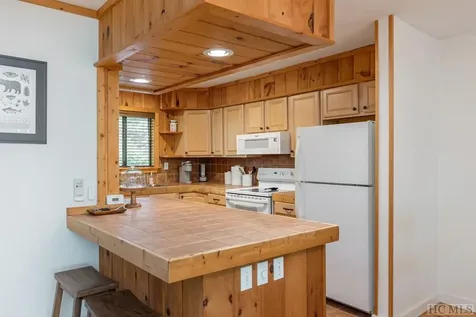 69-7D Dogwood Knob Lane Sapphire NC 28774