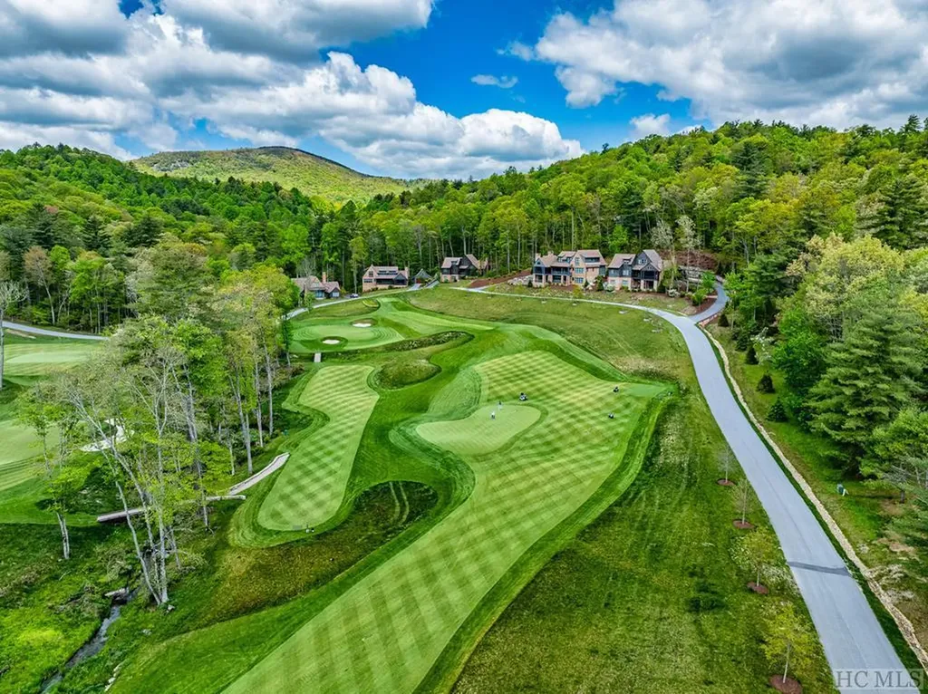 616 Glencove Drive Cashiers NC 28717