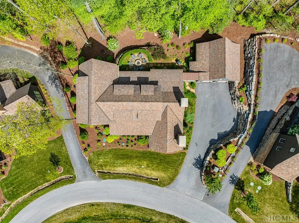 616 Glencove Drive Cashiers NC 28717