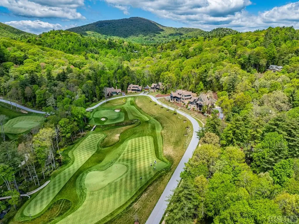 616 Glencove Drive Cashiers NC 28717
