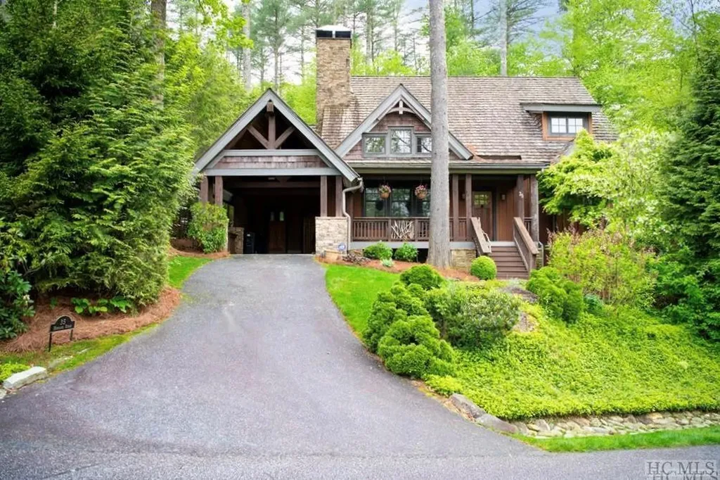 35 Hemlock Ridge Highlands NC 28741