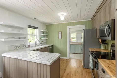 59 Smoky Ridge Cullowhee NC 28723