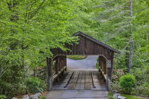 33 Compass Rose Way Cashiers NC 28736