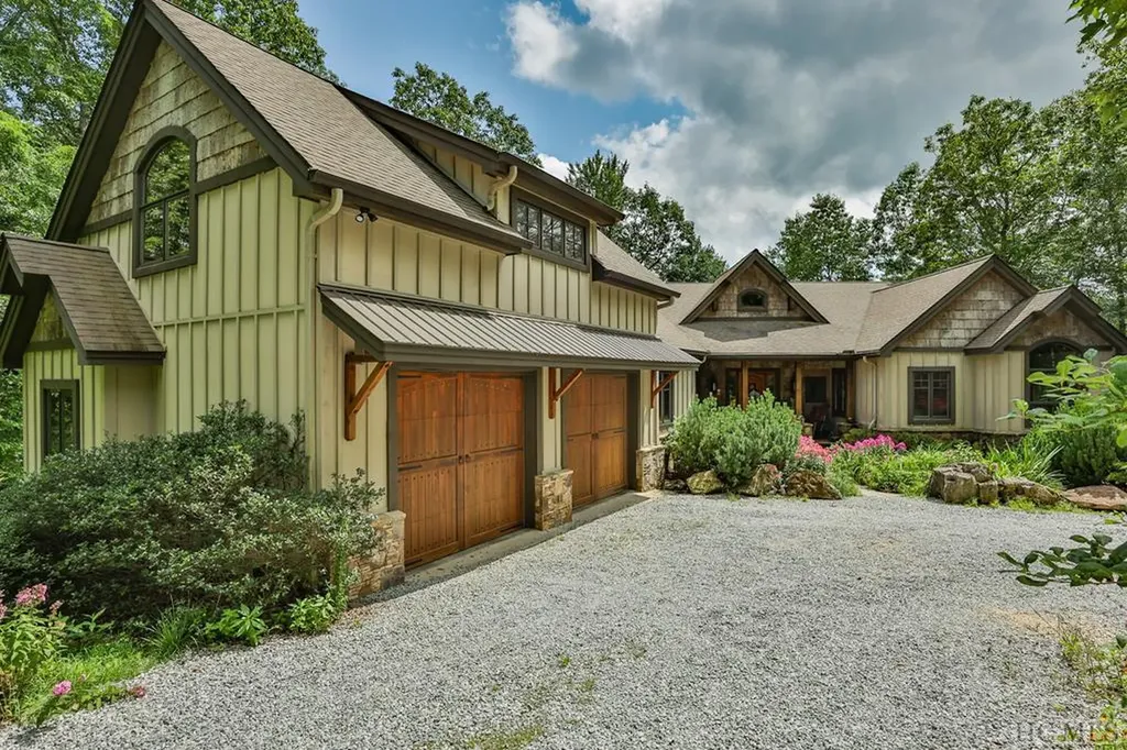 1302 Sitting Rock Trail Cullowhee NC 28723