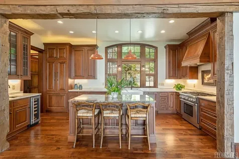 1914 Toxaway Drive Lake Toxaway NC 28747
