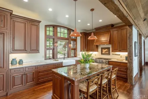 1914 Toxaway Drive Lake Toxaway NC 28747
