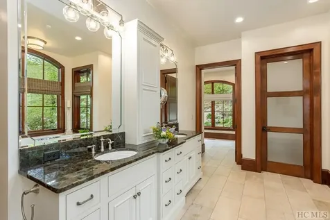 1914 Toxaway Drive Lake Toxaway NC 28747