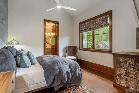 1914 Toxaway Drive Lake Toxaway NC 28747