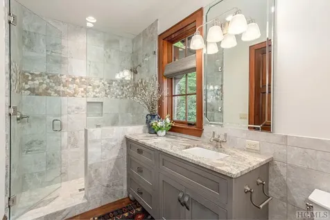 1914 Toxaway Drive Lake Toxaway NC 28747