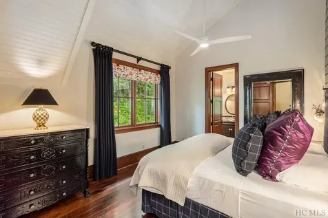 1914 Toxaway Drive Lake Toxaway NC 28747