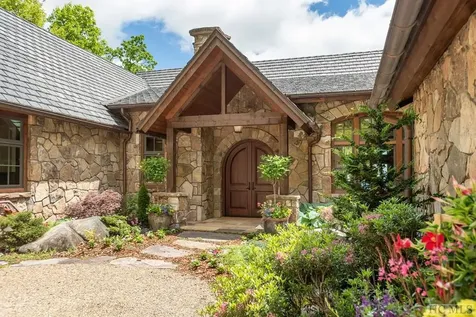 1914 Toxaway Drive Lake Toxaway NC 28747