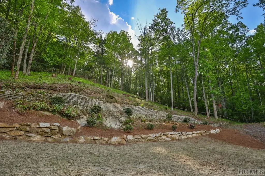 16 Fountainhead Drive Cashiers NC 28717