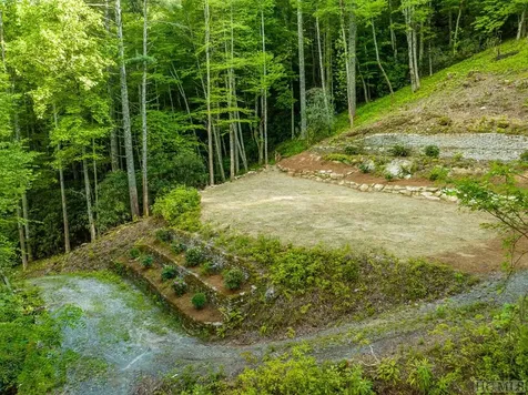 16 Fountainhead Drive Cashiers NC 28717