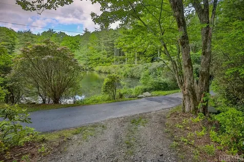 16 Fountainhead Drive Cashiers NC 28717